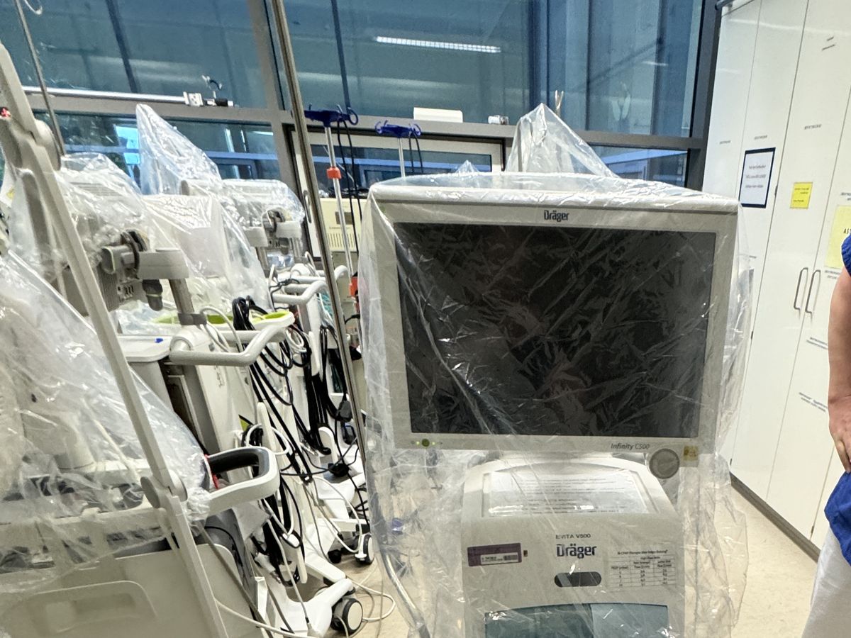 Medizintechnik in Folie verpackt für den Klinikumzug – Umzugs Fichtner in Speyer