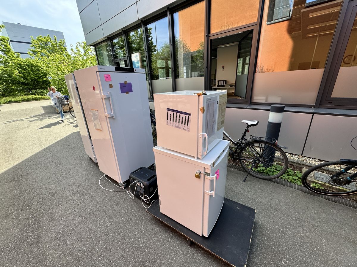 Laborkühlgeräte mit mobiler Stromversorgung während des Umzugs – Umzugs Fichtner in Bensheim